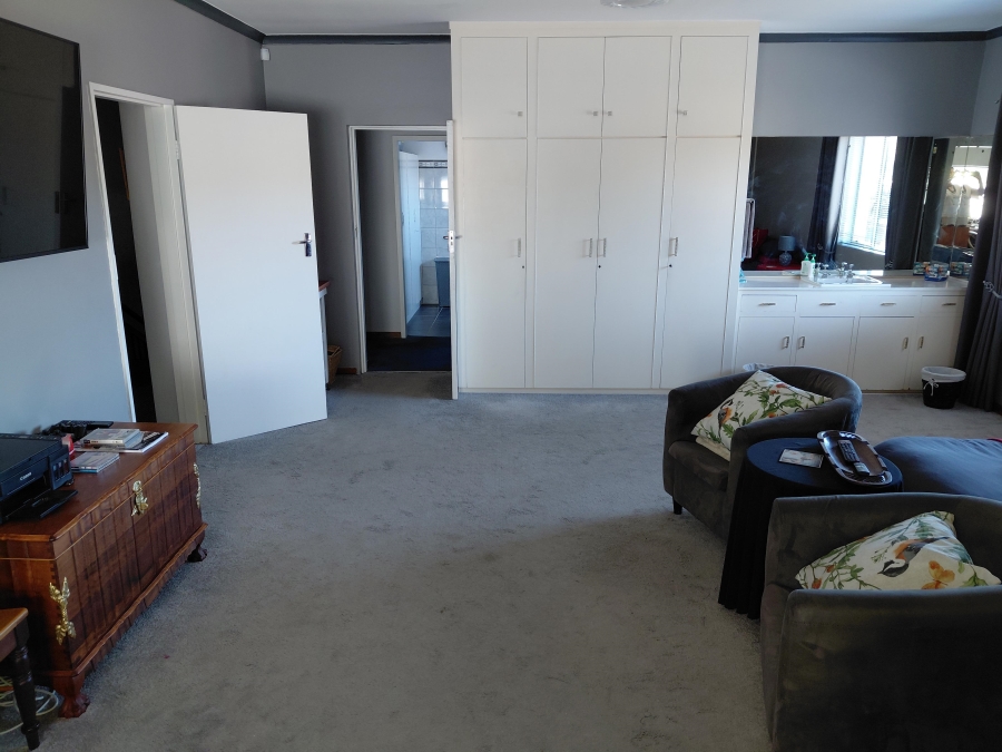 4 Bedroom Property for Sale in Bothasrus Eastern Cape
